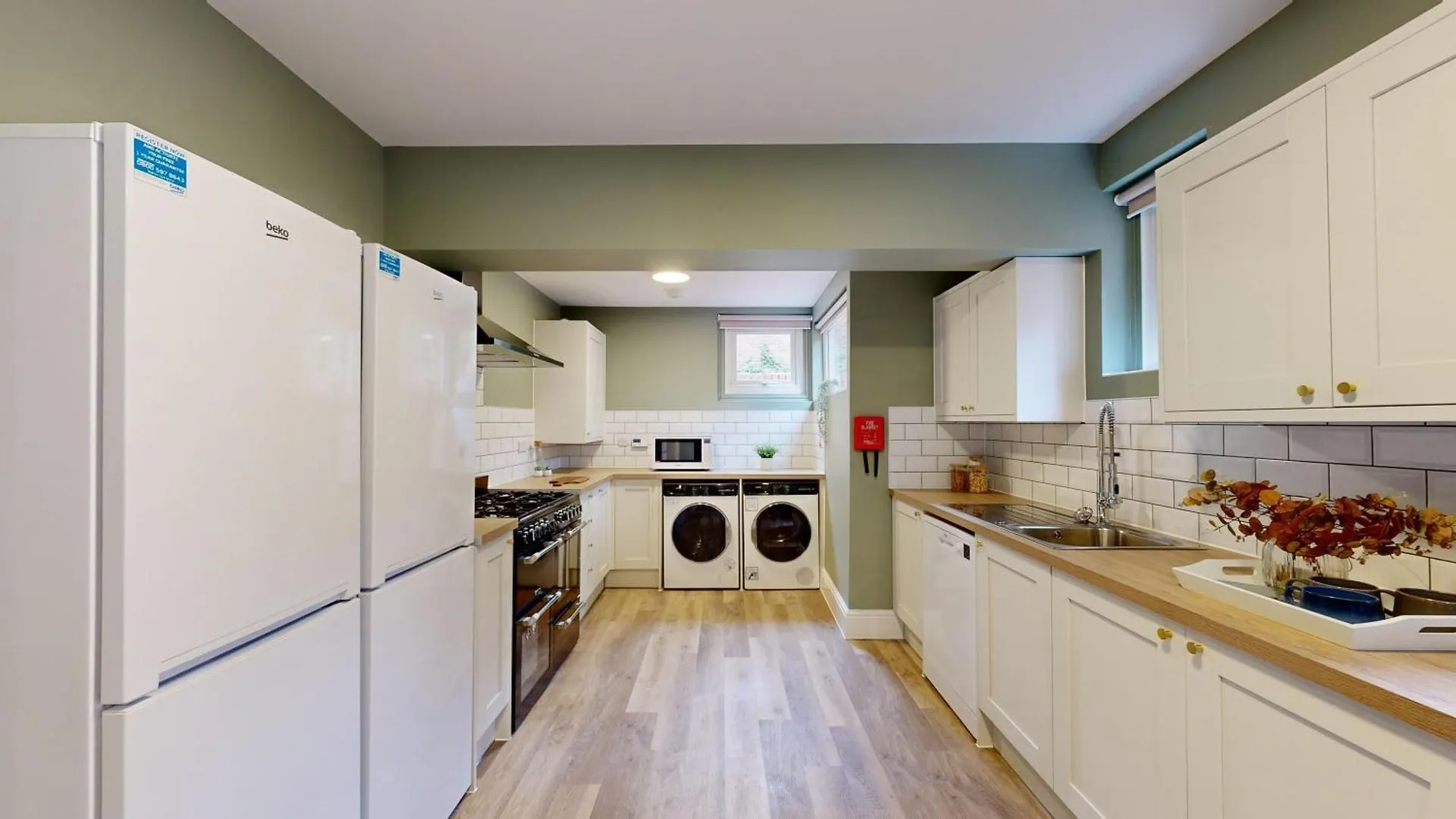 Lägenhet Spacious 7-Bedroom Home Exeter Storbritannien