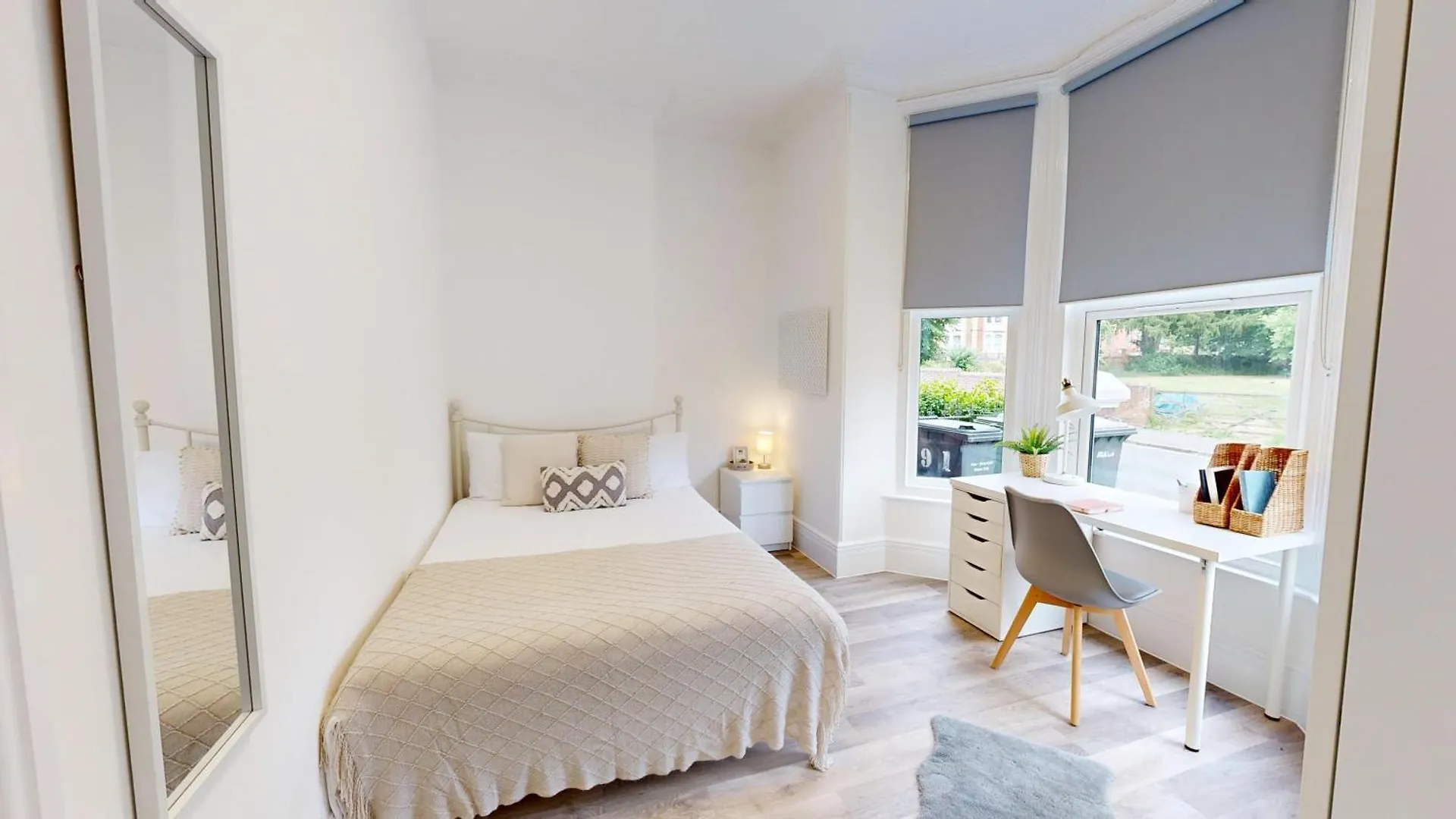 Spacious 7-Bedroom Home Exeter